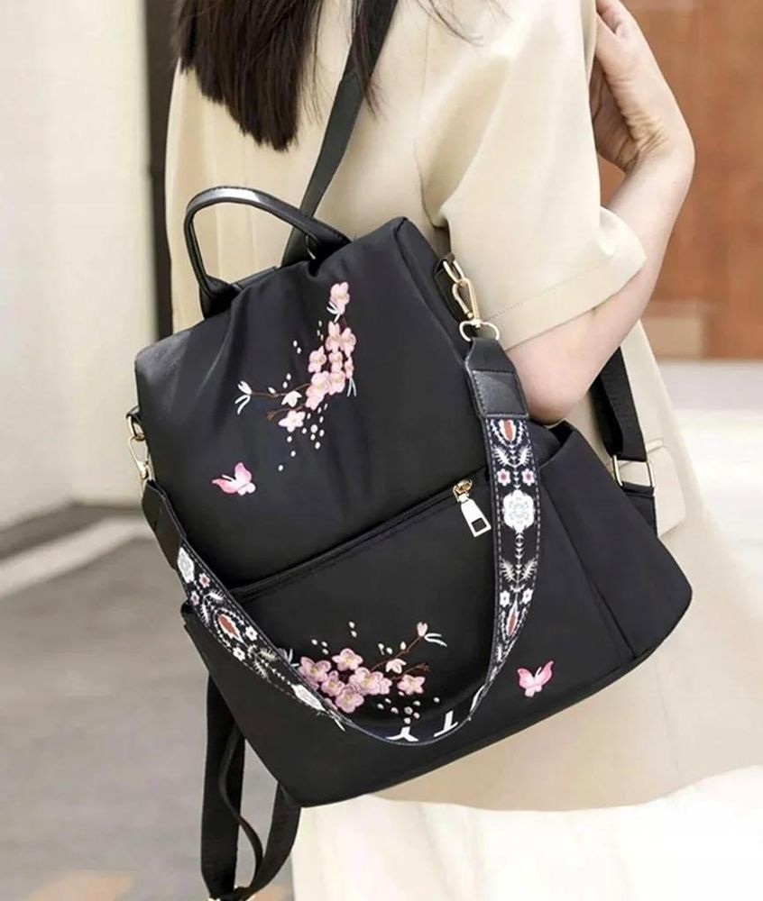 Damenrucksack - Sportrucksack geräumig - Urbaner Stil - Wasserdicht - Moderne Eleganz - Vielseitig - Strapazierfähig