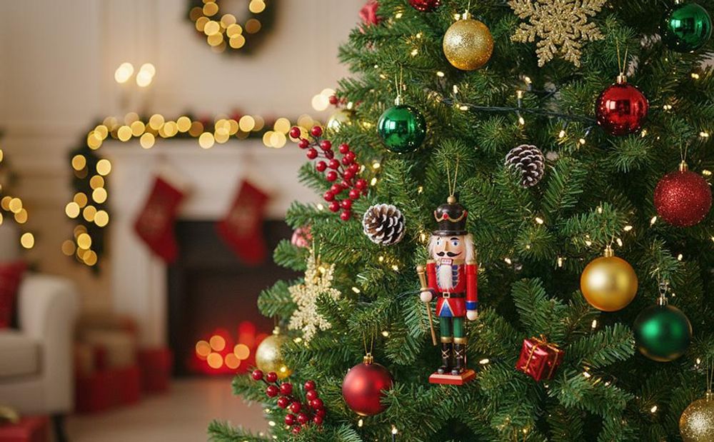 1.5m Weihnachtsbaum, Tannenbaum Künstlich mit 520 Zweige Verschlüsseltes Laub Stabiler Metallsockel Leicht Zu Montieren, für Innen- und Außenbereiche