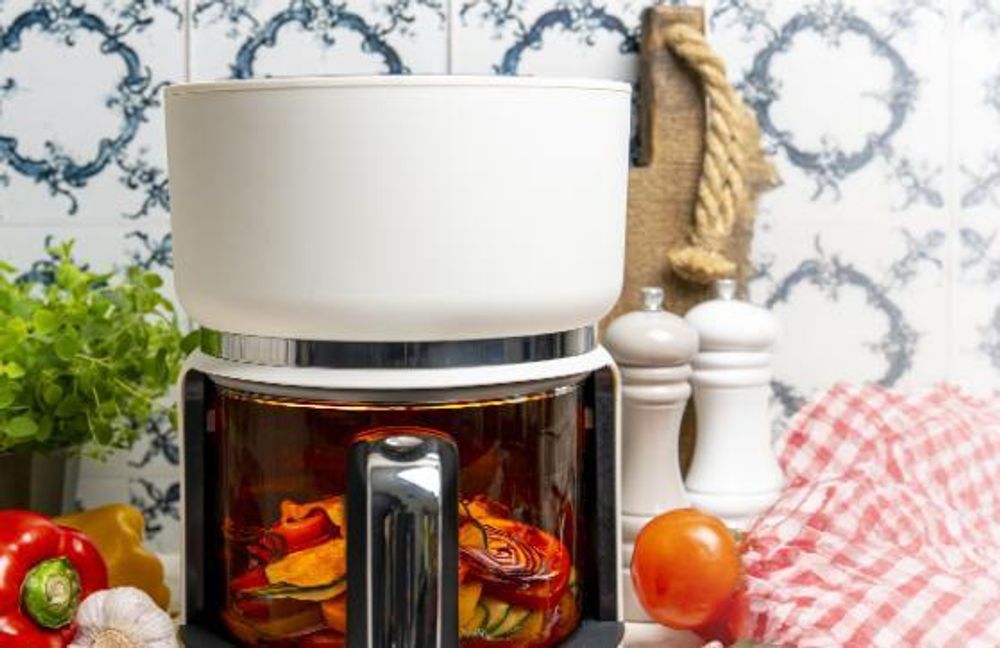 Frytkownica na gorące powietrze 4Swiss ABB-G24 Pure Glass 3L, biała, z szklaną szufladą, 1200 W, ekran dotykowy, bez tłuszczu, energooszczędna, można myć w zmywarce
