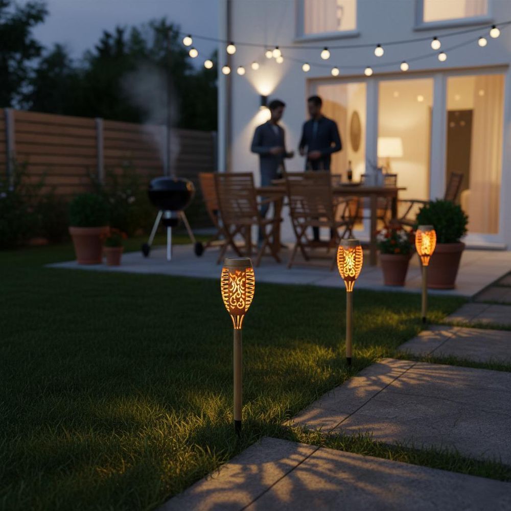 Solarstrahler mit Fernbedienung, Solarpanel und LED-Spots, für intelligente Lichtsteuerung.