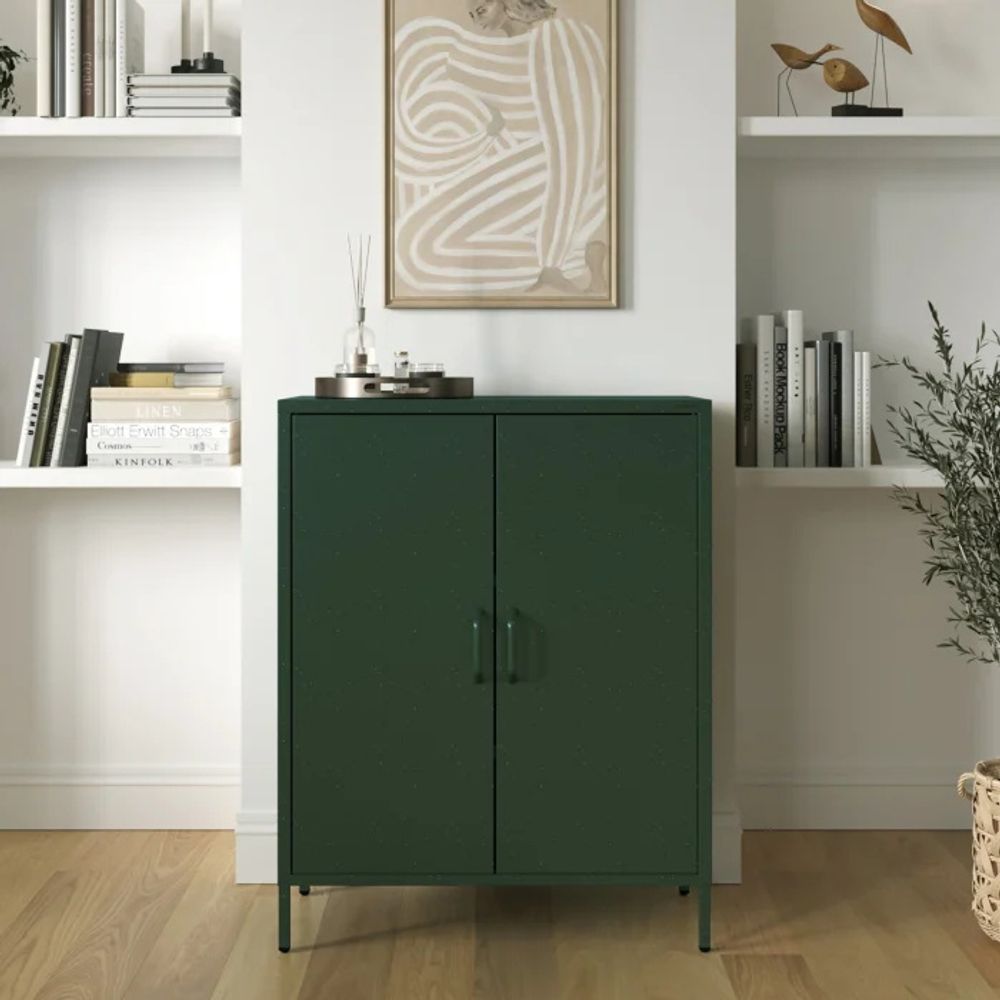 Jan Nowak Kommode mit Doppeltür VITO kleiner Schrank Magnetverschluss verstellbare Einlegeböden Metall Wohnzimmer 80 x 101,5 x 40 cm, Flaschengrün