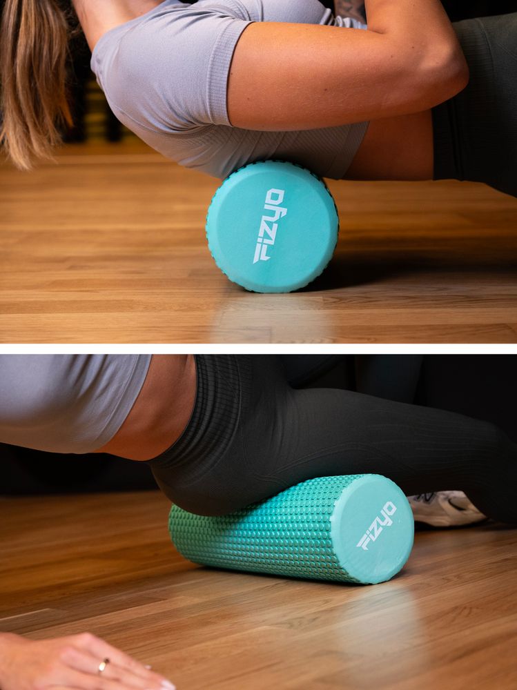 Fitness-Training mit einer Noppen-Massagerolle 45x15 cm FIZYO – eine Person führt Übungen aus