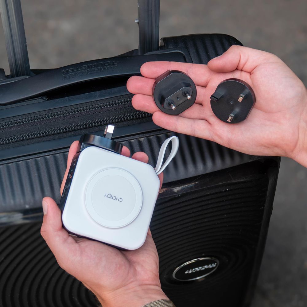 CHEROY ChargePack Multi - 5 in 1 Travel Power Bank - 10.000mAh Kabelloses Ladegerät - Weltstecker - Reisestecker - Schnellladegerät - MagSafe kompatibel - Schwarz