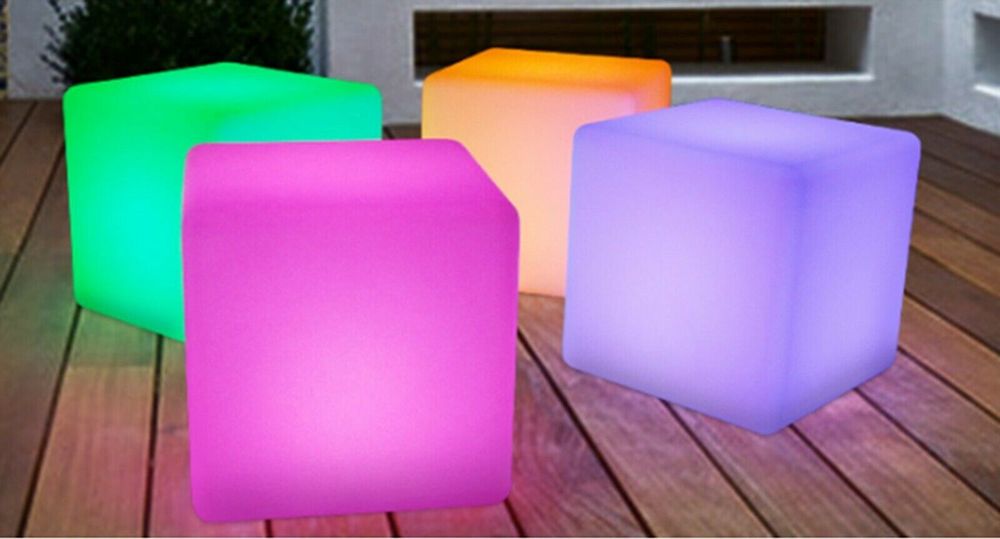 LED Leuchtwürfel Hocker 30cm 16 RGB Farbwechsel LED-Würfel Quadratischer Sitzhocker Wiederaufladbar USB-Stecker