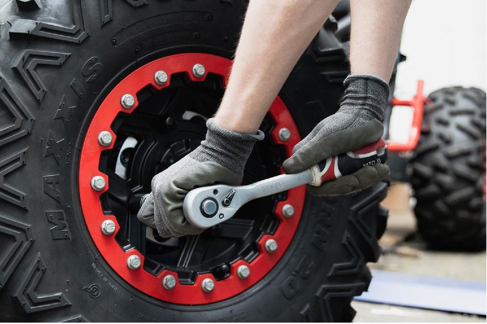 Račňa YATO YT-0732 so zahnutým uhlom 1/2'' 255 mm