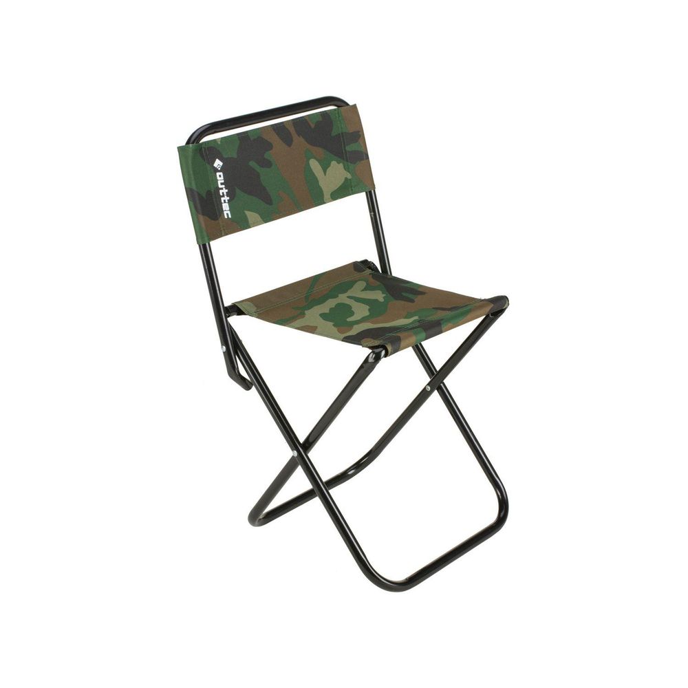 Outdoor-Klappstuhl in Tarnmuster-Optik, leicht schräg von vorne