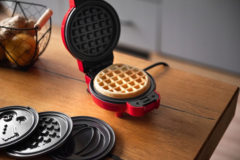 LEHMANN Mini-Waffeleisen mit Wechselplatten, Waffelformen - Kürbis, Lebkuchen, Herz und klassisch, Antihaftbeschichtung