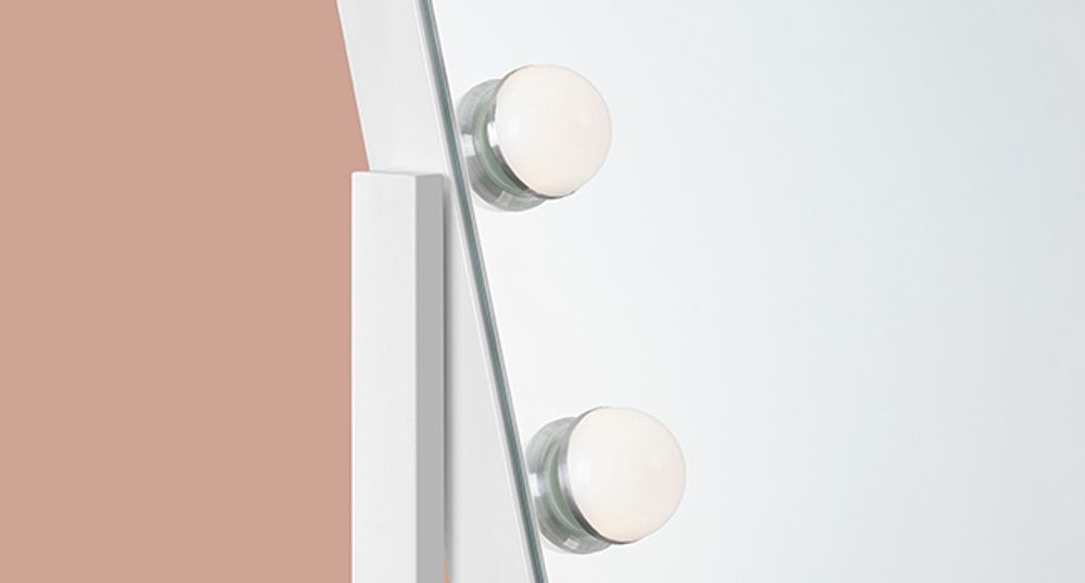SONGMICS Schminkspiegel mit LED-Beleuchtung, Touch-Steuerung, 15 LED-Glühbirnen, mit Ladeanschlüssen, 3 Lichtfarben