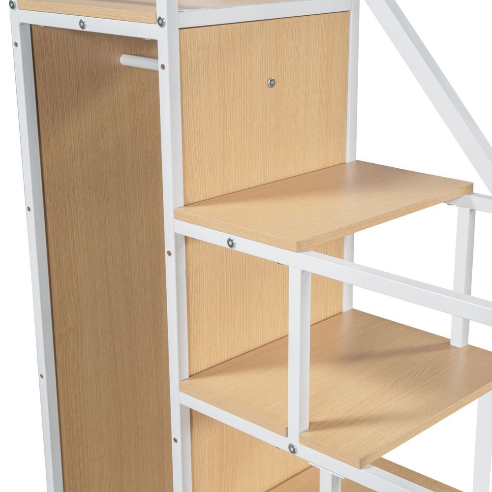 Etagenbett mit Treppe
