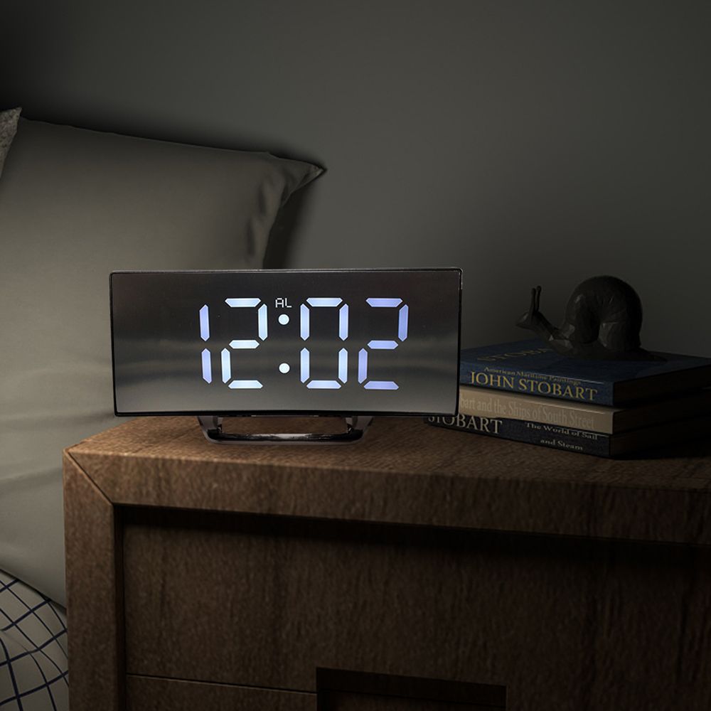 Wecker Digitaler Spiegel LED Einstellbare Helligkeit Reisewecker Dual Alarm Temperaturanzeige Tischuhr USB Wiederaufladbarer Batteriebetriebener Retoo