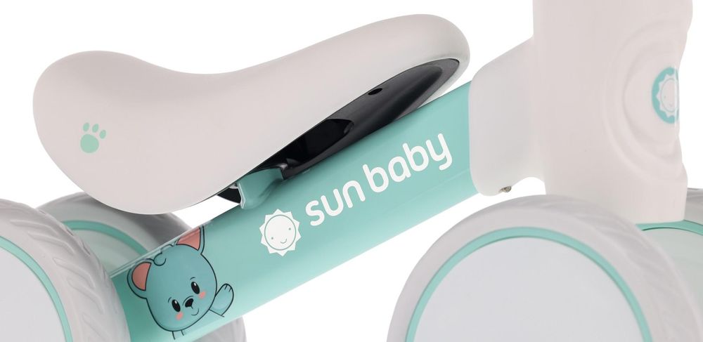 Detalle del asiento acolchado y estructura de la bicicleta Sun Baby.