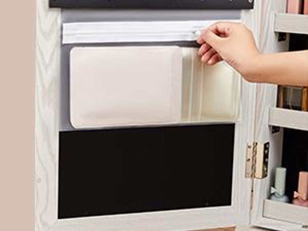 SONGMICS Schmuckschrank, 360° drehbar, Ablagen auf der Rückseite, Ganzkörperspiegel, abschließbarer Schmuckorganizer, mit kleinem Spiegel, weiß mit Holzmaserung CBJ62W