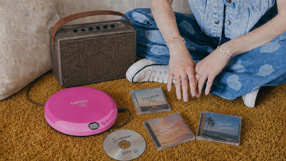 Lenco CD-011 - Tragbarer CD-Player mit Akku-Aufladefunktion - Pink