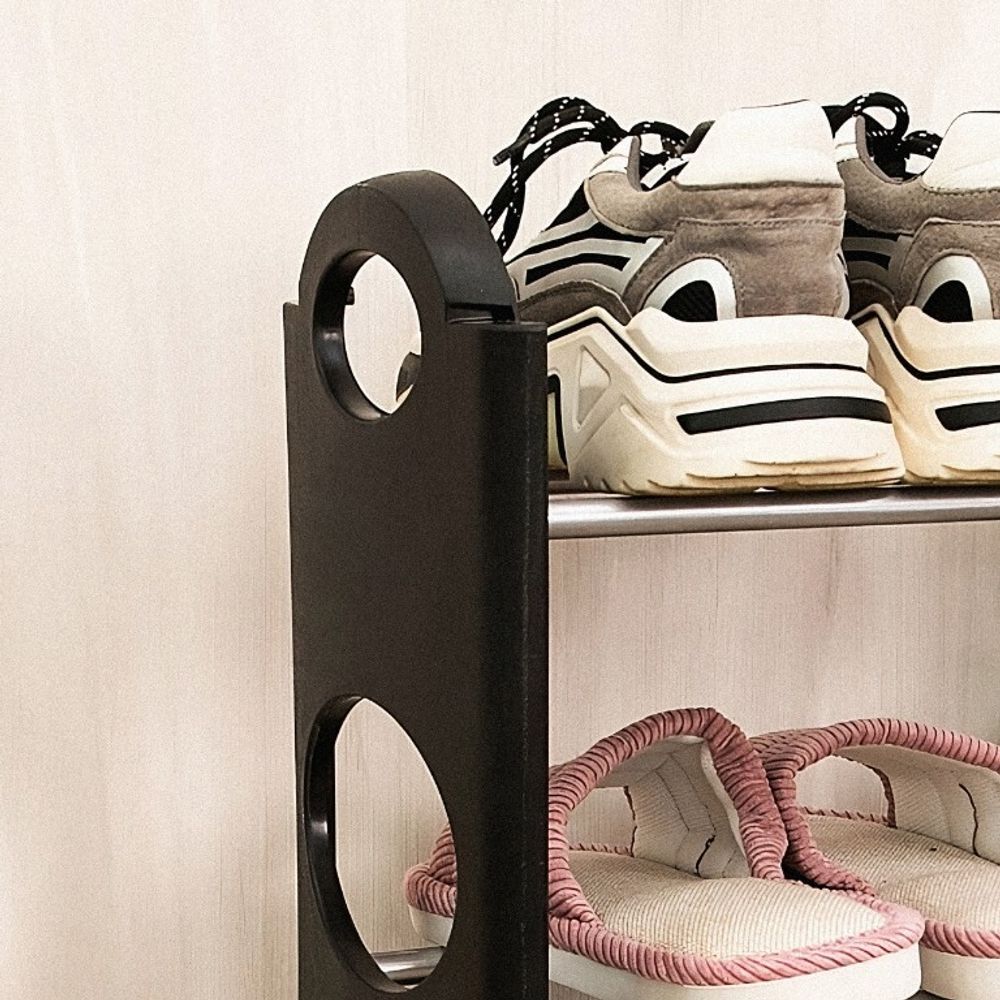 Schuhregal mit 2 Ablagen Schuhablage Schuhschrank Stahlrohre Schuh Organizer mit Regalebenen Langlebig und Stabil für Wohnzimmer Flur 66x33x20cm Retoo