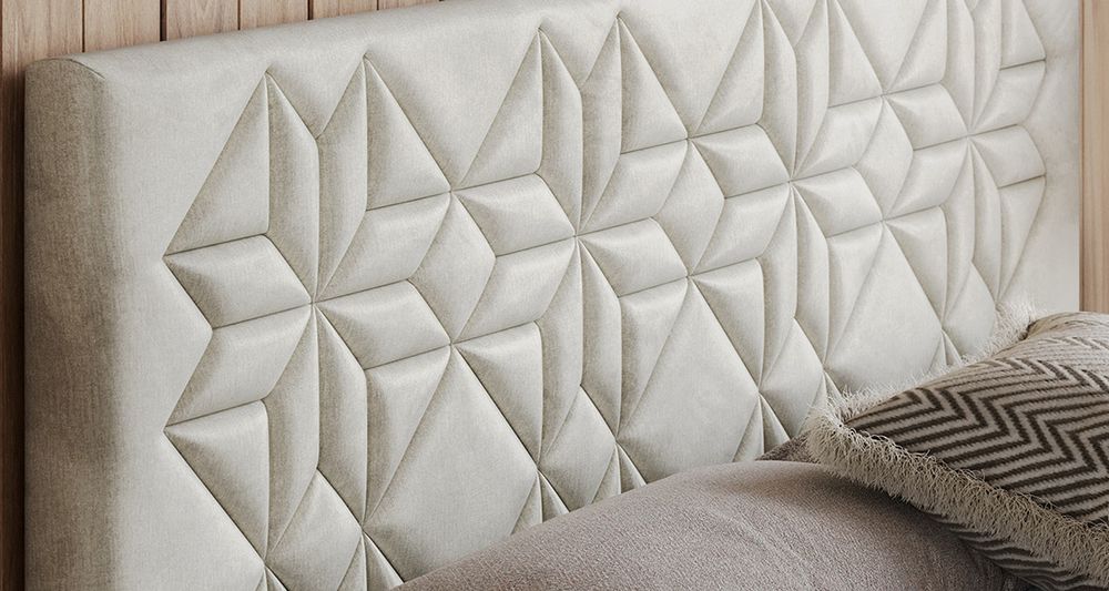 Vergrößern Sie das Kopfteil des Boxspringbettes, das Foto zeigt beige Stoff