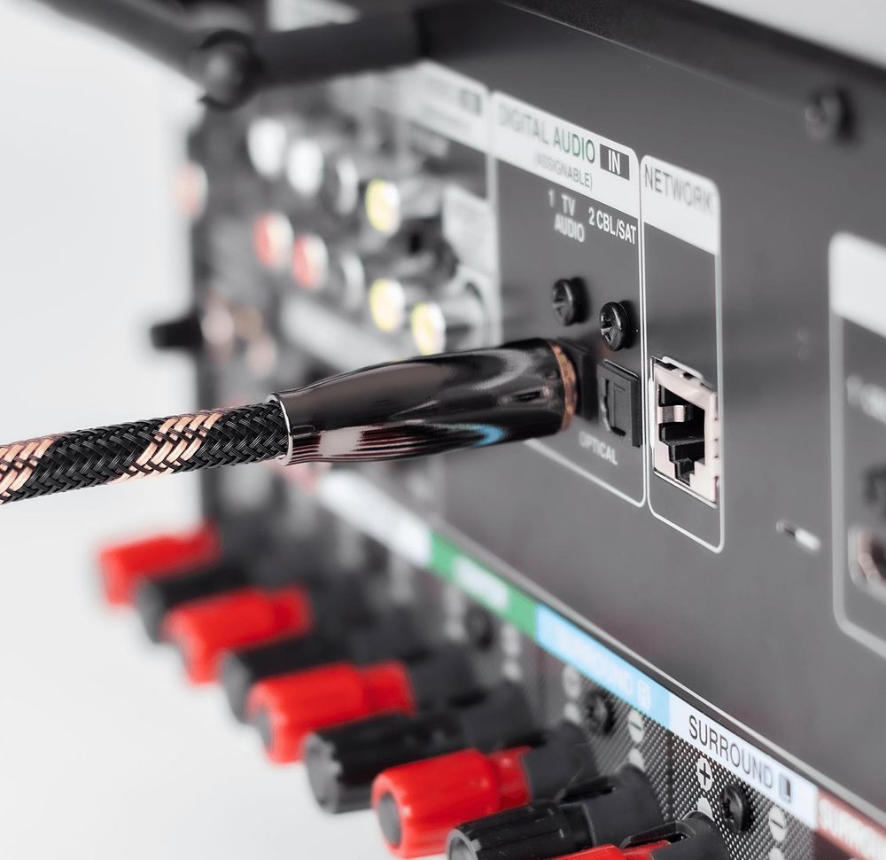 Toslink Kabel 1m Optisches Audiokabel SPDIF LWL Digitalkabel für Soundbar TV Receiver Heimkino 5.1 7.1 Sound Nylongeflecht Reagle Schwarz