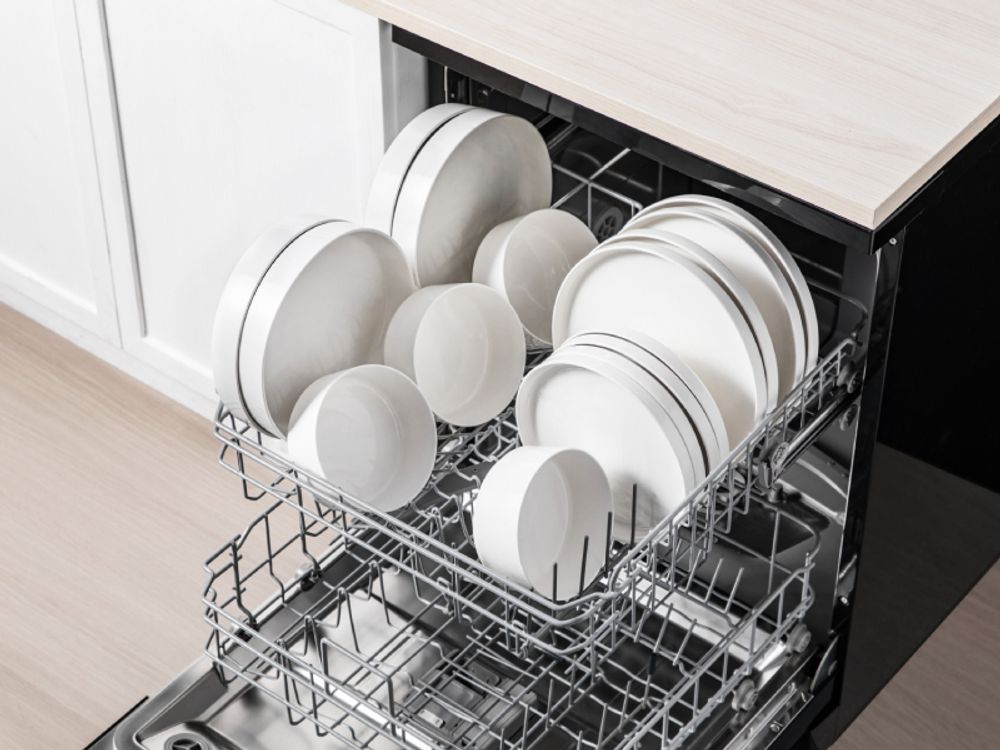 MALACASA, 16 tlg. Porzellan Geschirrset Kombiservice Tafelservice mit je 4 Speiseteller, Dessertteller, Suppenteller, Schale, cremeweiß