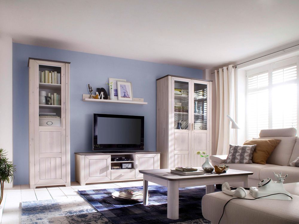Malmö I – TV-Lowboard im Landhausstil mit massivem Kiefernholz und großzügigem Stauraum