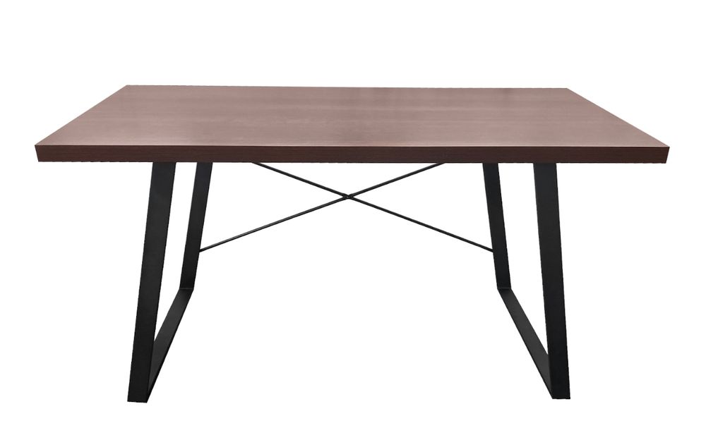 Das Bild zeigt einen Schreibtisch von Vorne.