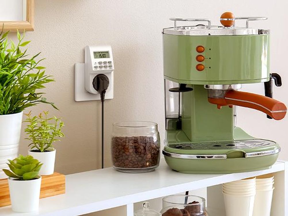 DEWENWILS Digitale Zeitschaltuhr Steckdose, programmierbar mit LCD Display ,3680W