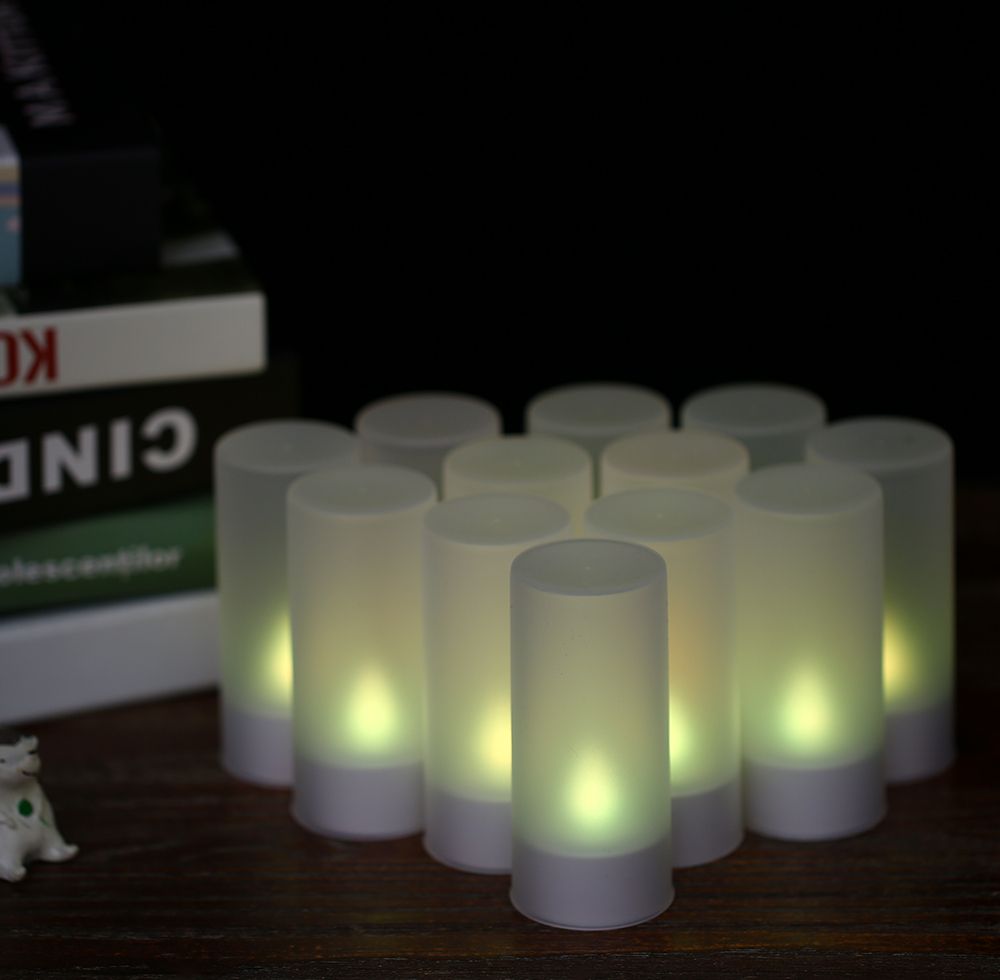 Set mit 12 wiederaufladbaren LED-Farbwechseln Flackerndes flammenloses Teelicht Kerzenlicht mit Fernbedienung USB 5V Frosted Cups Ladestation fuer Weihnachtsfeier Feste Hochzeit