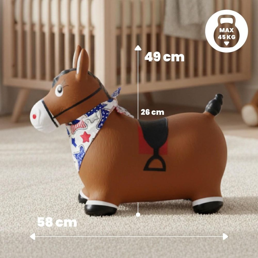 Animal saltarín marrón con bandana y medidas visibles en habitación infantil.