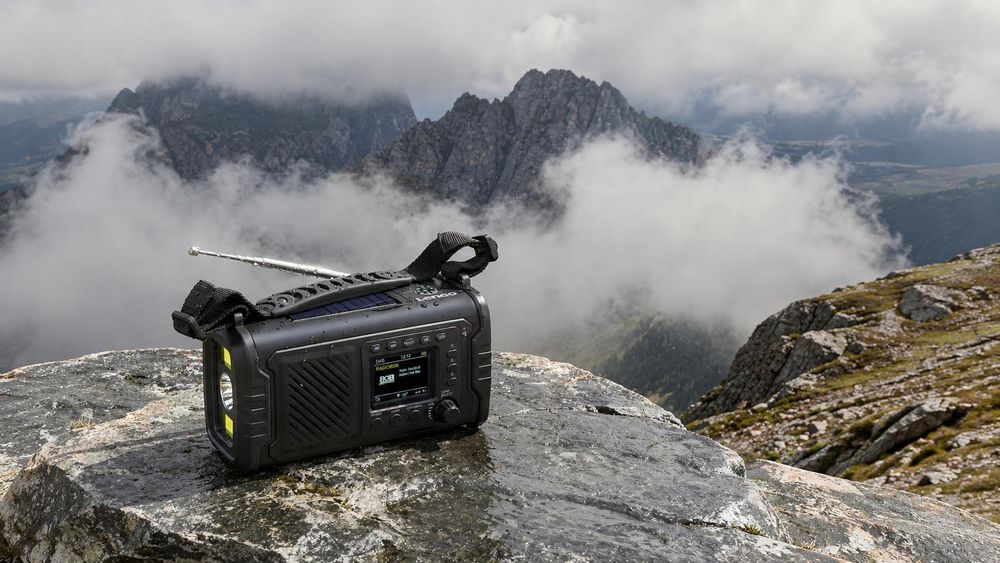 Lenco PDR-255BU - Notfallradio mit DAB+/FM, ASA und 20.000-mAh-Powerbank - Taschenlampe, Solar- und Handkurbelaufladung - Blau
