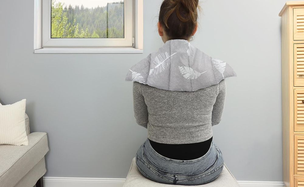 Amilian Kirschkernkissen 55x20 cm – Wärmekissen mit 100 % Kirschkerne für Nacken & Schulter.