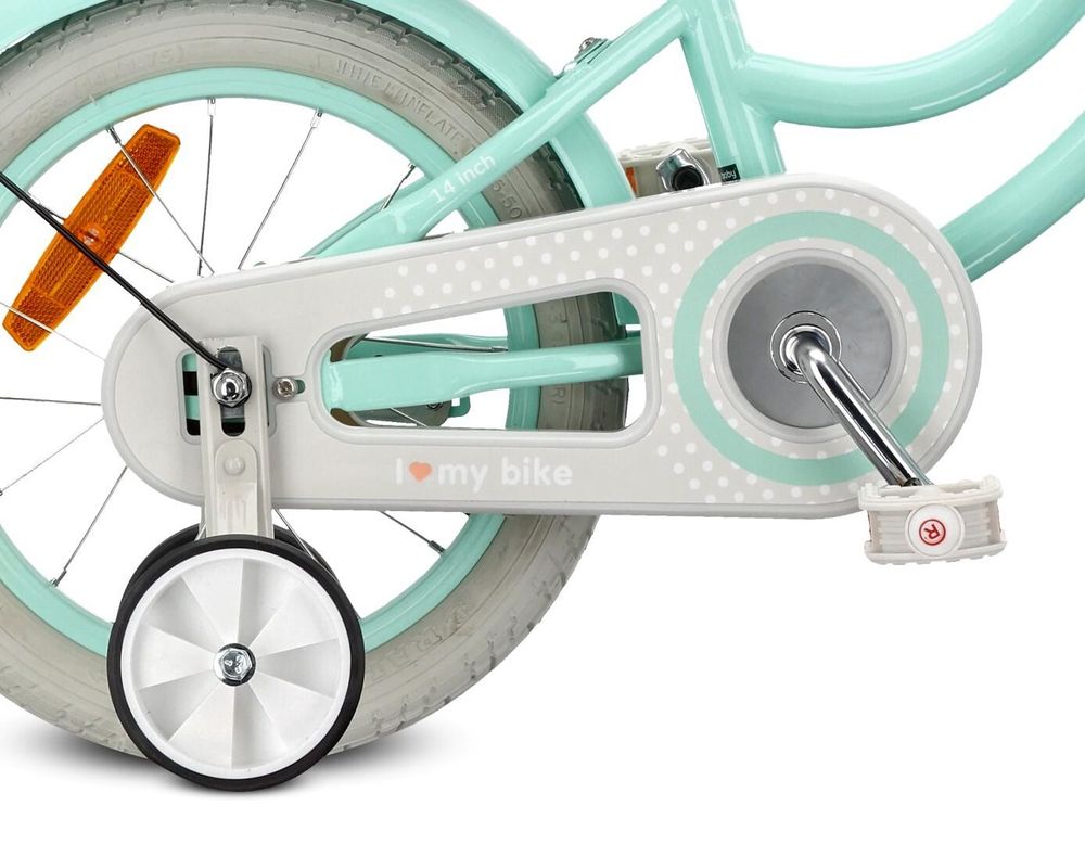 Detalle de los ruedines y la transmisión de la bicicleta