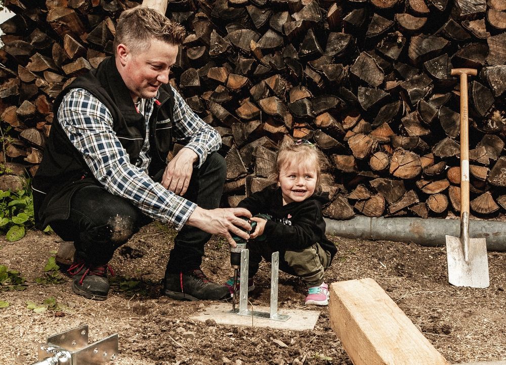 Alberts Einschlag-Bodenhülse für Vierkantholzpfosten feuerverzinkt 101 x 101 mm Gesamtlänge 900 mm