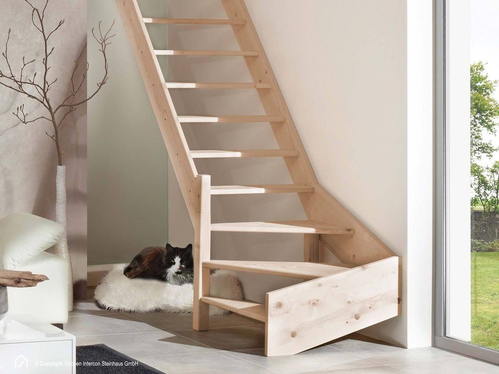 Holztreppe Intercon Casablanca | Fichte | 1/4 gewendelter Verlauf | Linkswendelung | 60 cm Breite | ohne Geländer | ohne Setzstufen