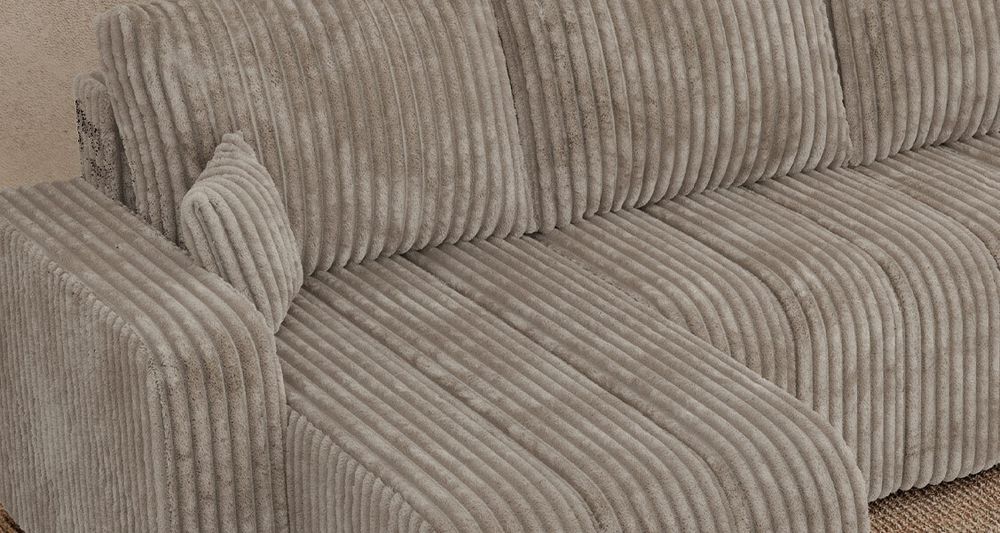 Zoomen Sie auf die Sitzfläche des Ecksofas. Sofa in hellbraunem Cord-Stoff