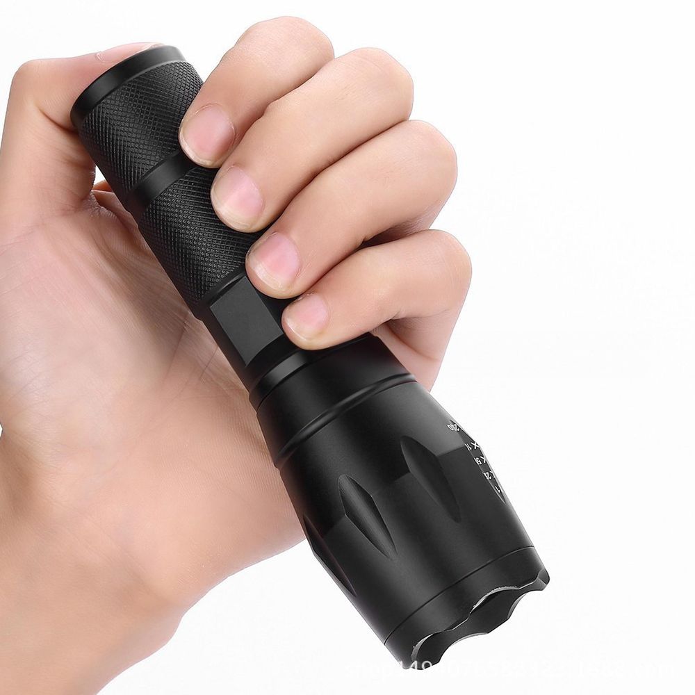 Zoombare Optik mit 5 Lichtmodi