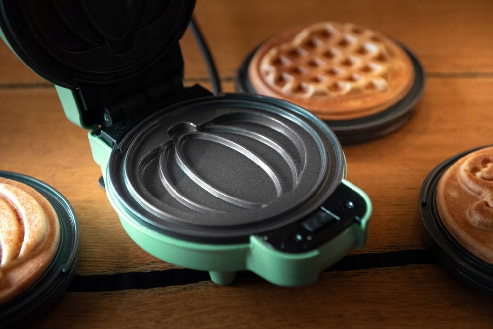 LEHMANN Mini-Waffeleisen mit Wechselplatten, Waffelformen - Kürbis, Lebkuchen, Herz und klassisch, Antihaftbeschichtung