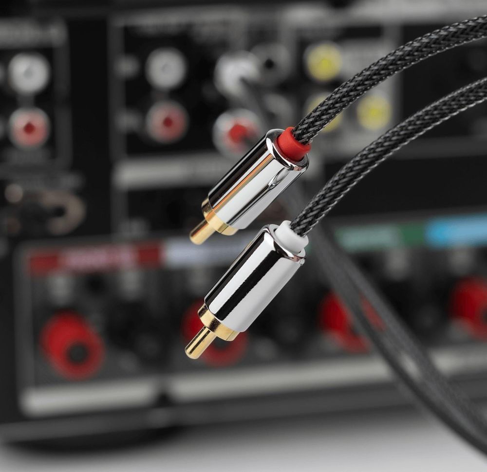 Cinch Kabel 1m 2RCA auf 2RCA Stereo Audiokabel OFC HQ vergoldete Anschlüsse für Heimkino Receiver Plattenspieler Spielkonsole Player Reagle Premium