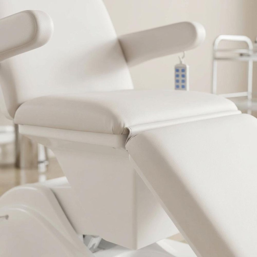 Fotel kosmetyczny elektryczny do salonu kosmetycznego pedicure ogrzewanie 3 siłowniki Mazaro
