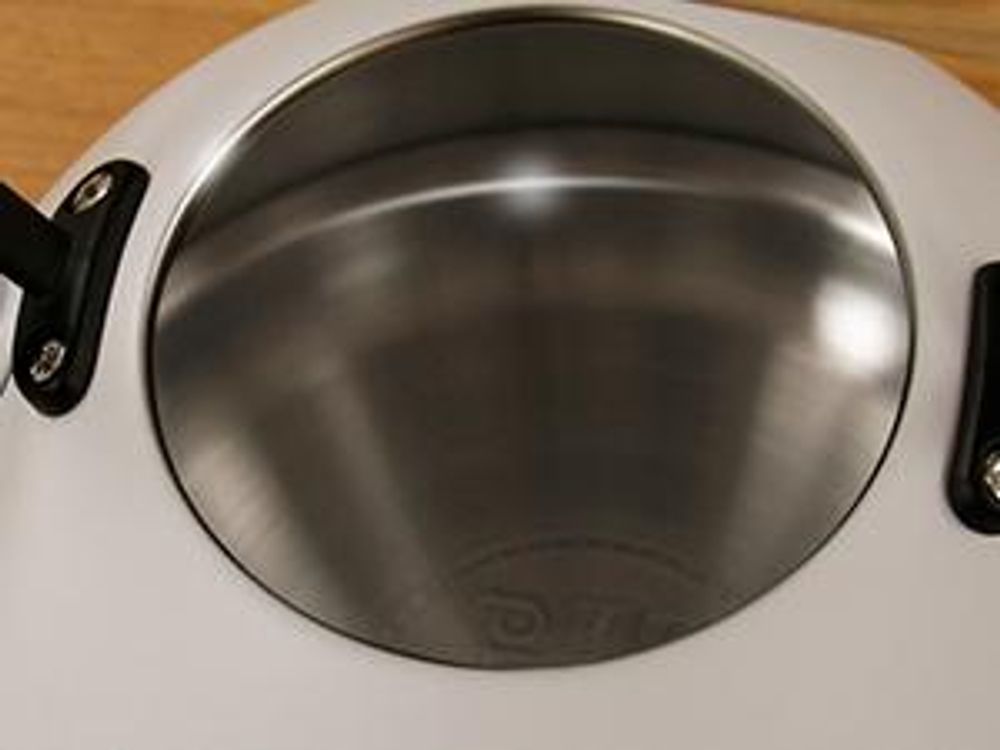 Briebe Nordic Wasserkessel Induktion Flötenkessel 2,3L Edelstahl, Holzgriff Weiß