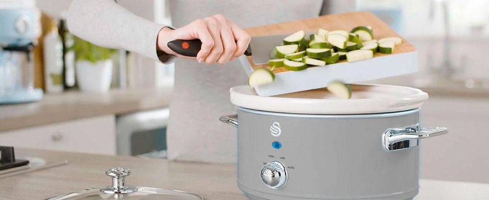 SWAN SF17031GRNEU Retro Slow Cooker 6,5L, Antihaft-Keramisches PFOA- und PTFE-freies, Vintage Grau
