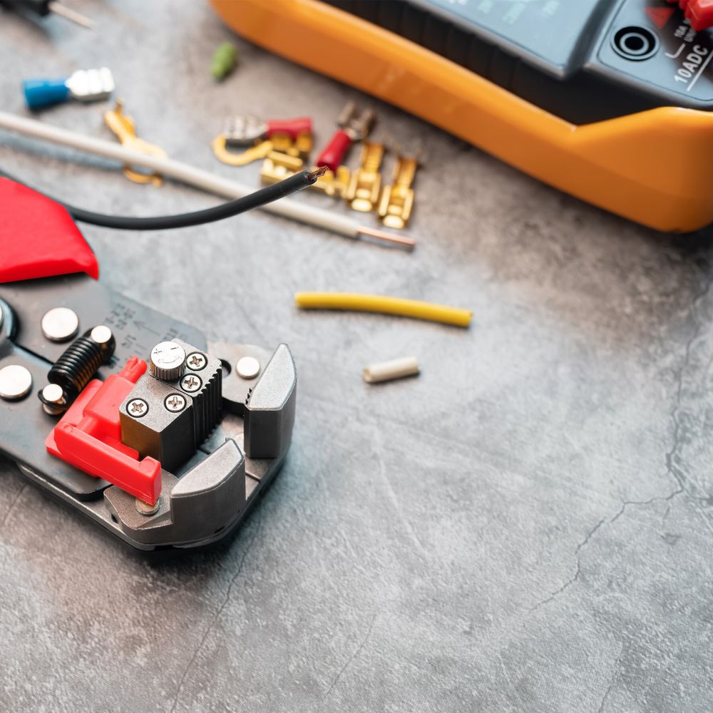 Automatische Abisolierzange mit Kabelmesser Universal Entmanteler 0,2-6mm² für Elektro Haus Installation z.B. für Nymkabel und Schalterdosen Retoo