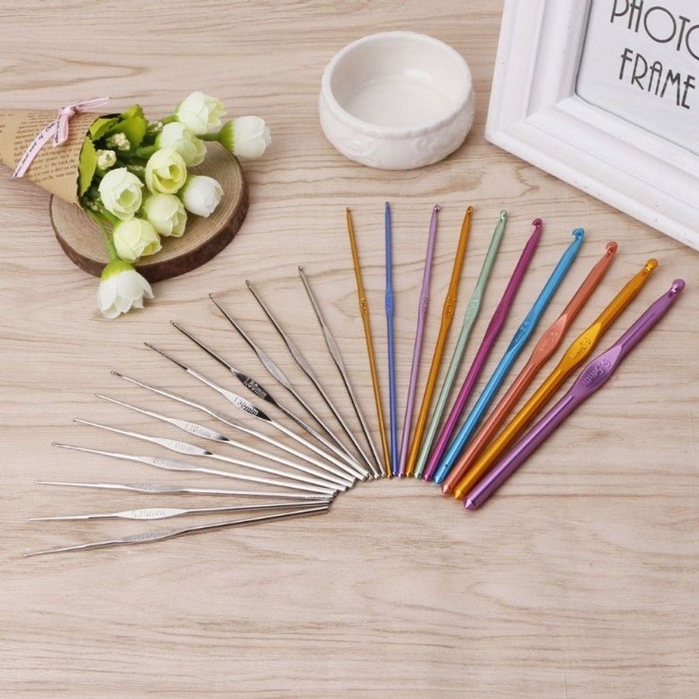22er Häkelhaken Set aus Aluminium mit Tasche Häkelnadeln Mini Häkeln Stricknadeln Stricken für Kinder ab 8 Jahren Bunte Nadeln Ergonomische Retoo