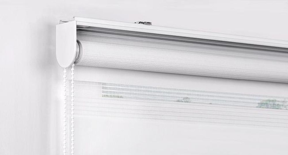 Victoria M. Premium Doppelrollo / Duo Rollo, 160 x 175 cm, weiß Premium Lichtdurchlässig und verdunkelnd mit Kettenzug Wand- o. Deckenmontage