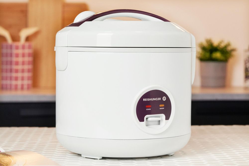 REISHUNGER Reiskocher, elektrisch (500W, 1,2 Liter) für 4 Personen, Warmhaltefunktion, Schwarz