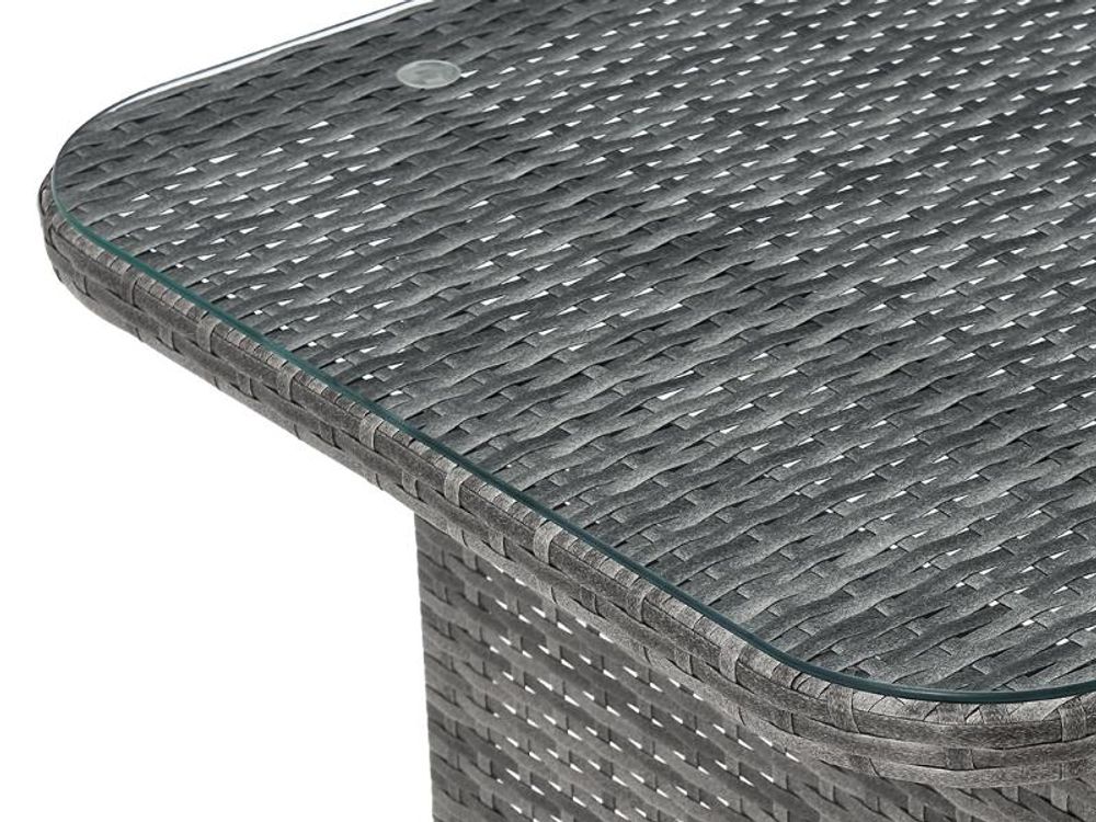 Detailaufnahme der Tischplatte aus Glas