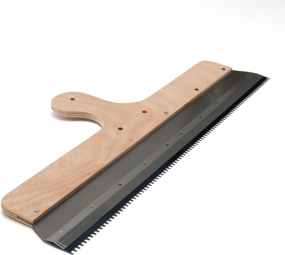 Stehrakel mit Holzgriff und Metallblatt zum gleichmäßigen Verteilen von Beschichtungen.