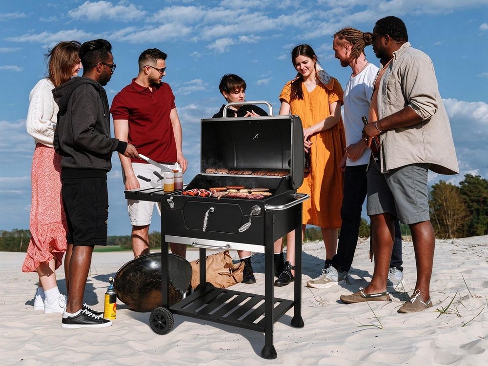 24-Zoll-Holzkohlegrill mit Räucherfunktion
