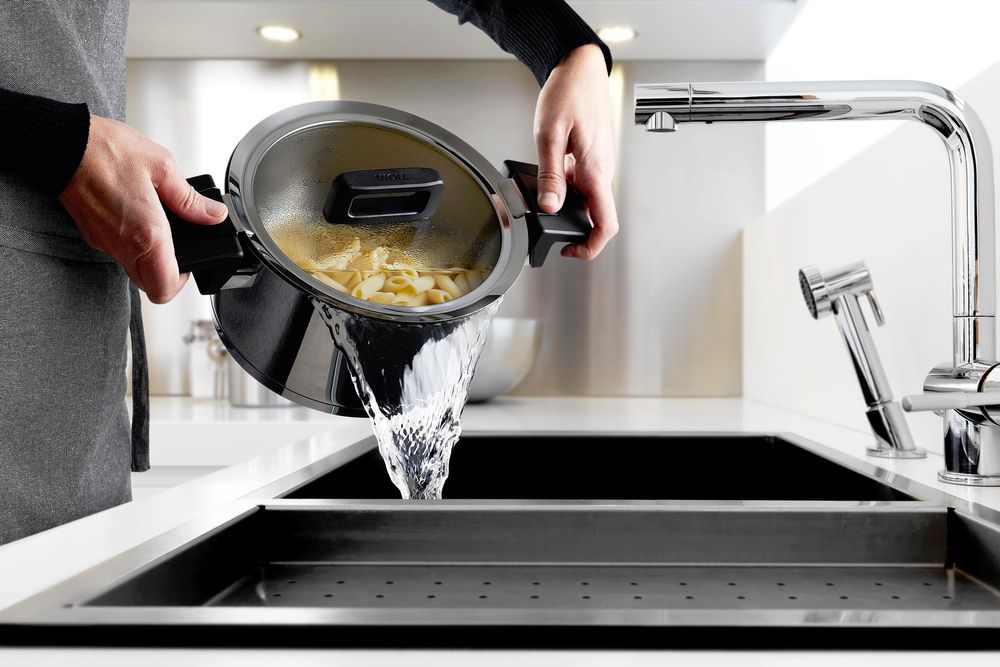 Woll Concept Bratentopf mit Deckel: Ø 28 cm, 8 cm hoch, 4.8 Liter, Alle Herdarten inkl. Induktion