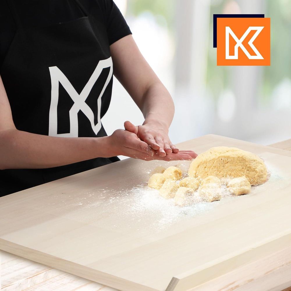 KADAX Nudelbrett, Holzbackbrett aus hochqualitativem Pappelholz, Teigbrett mit Anschlagleisten, Traditionelles Backbrett für Nudeln, Kuchen, Teigtaschen (Beidseitig, 60x80cm)