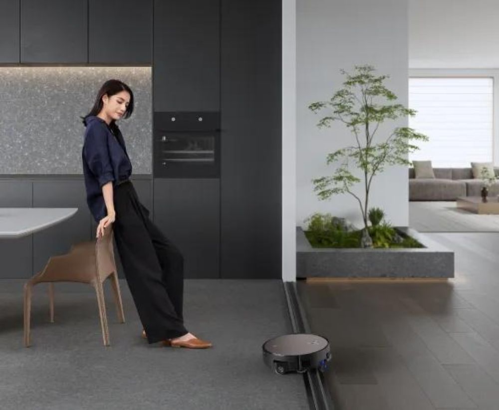 ECOVACS DEEBOT X11 OmniCyclone Saugroboter mit 2pcs Free Originale Reinigungslösung, Staubsauger Roboter mit 19.500 Pa, PowerBoost Technologie