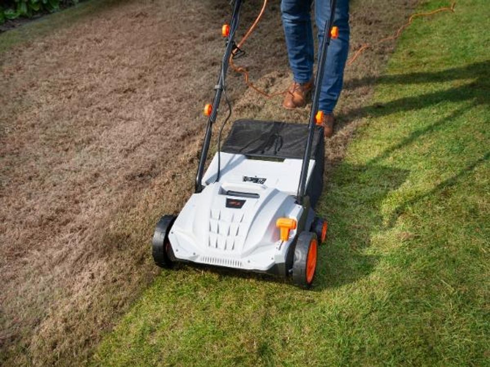 VonHaus 2-in-1 Rasen Vertikutierer Aerator 1500W - 30L Fangkorb, 4 Schnitthöhen