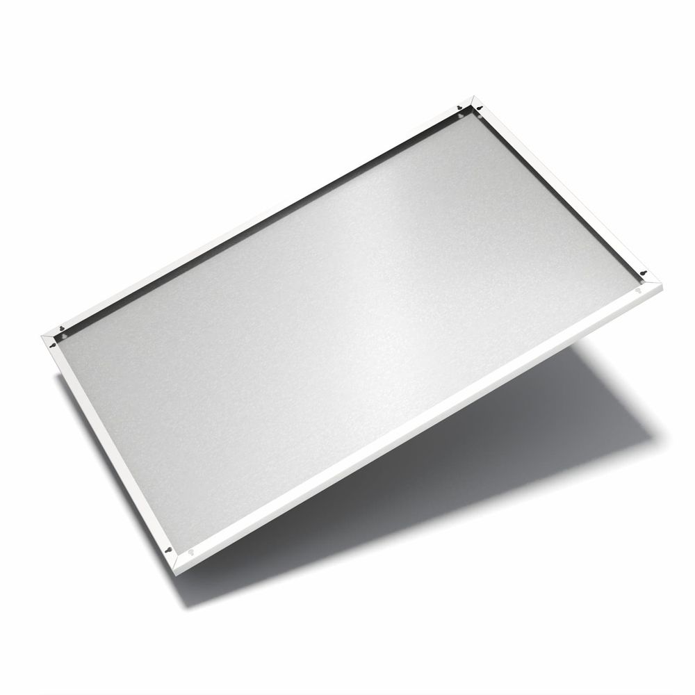 Rückseite der Metall-Magnettafel: Stahlblech mit Schlüsselloch-Aufhängungen